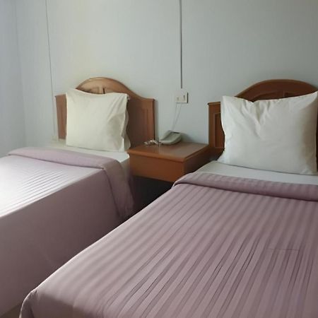 Ritzy House Hotel Csumphon Kültér fotó