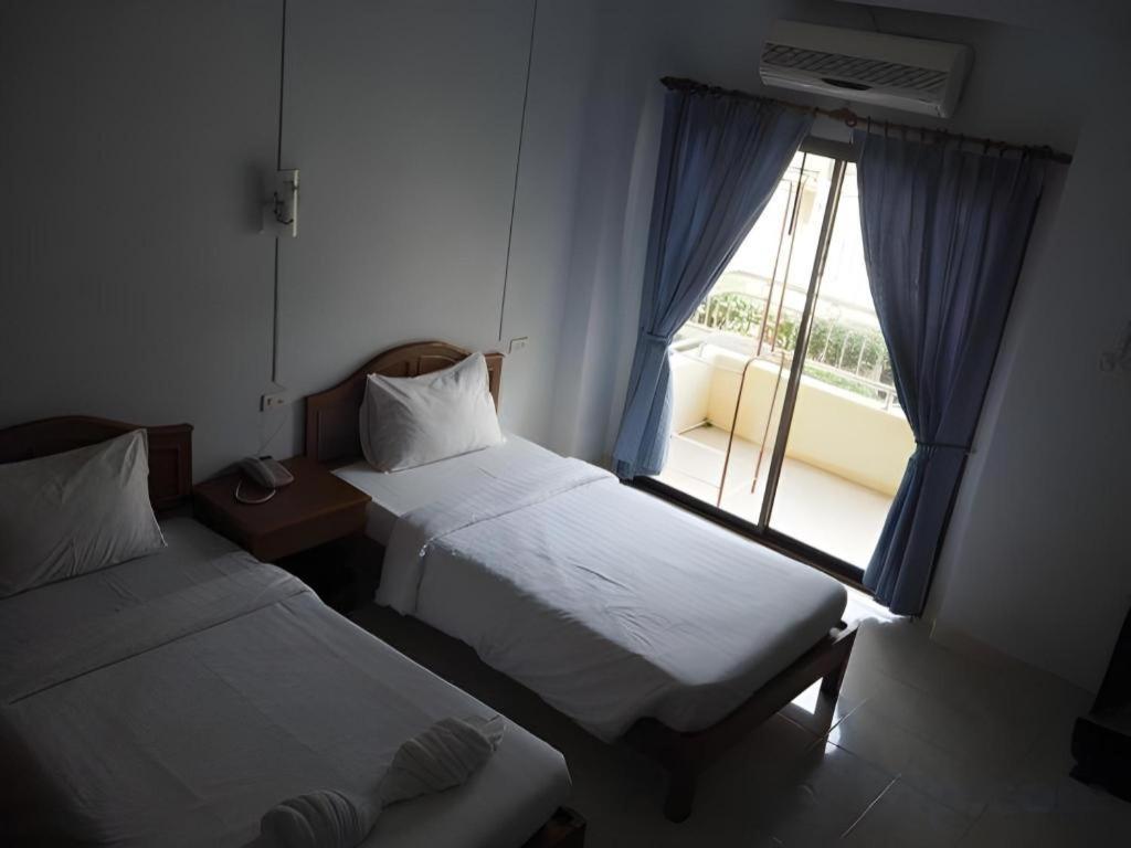 Ritzy House Hotel Csumphon Kültér fotó